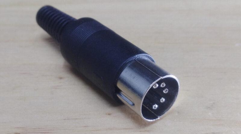 Conector Micrófono DIN Radio Shack – Midland ¢3000